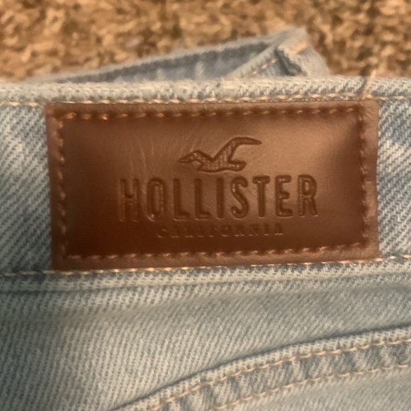 brand new holister mom jeans - Picture 3 of 4